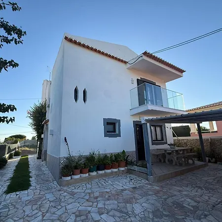 Vivenda Silvestre Family House