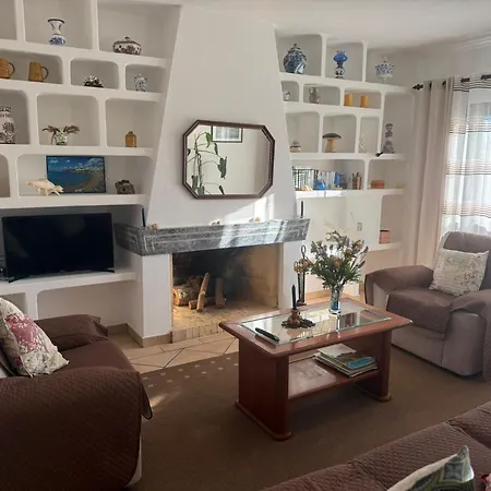 Vivenda Silvestre Family House וילה אלבופיירה