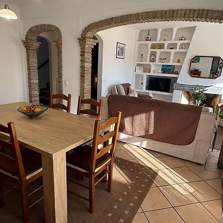 Vivenda Silvestre Family House וילה
