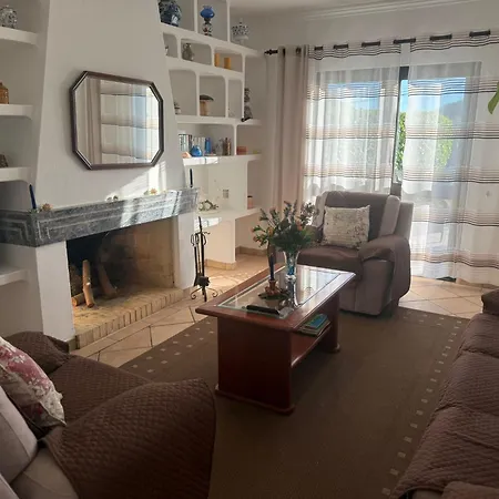 فيلة Vivenda Silvestre Family House البوفيرا