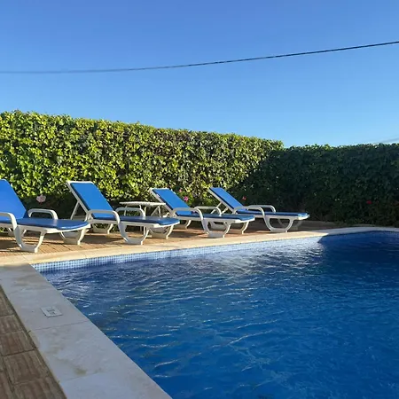 Vivenda Silvestre Family House *