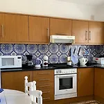 Villa Vivenda Silvestre Family House *