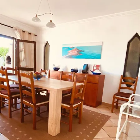 Villa Vivenda Silvestre Family House *