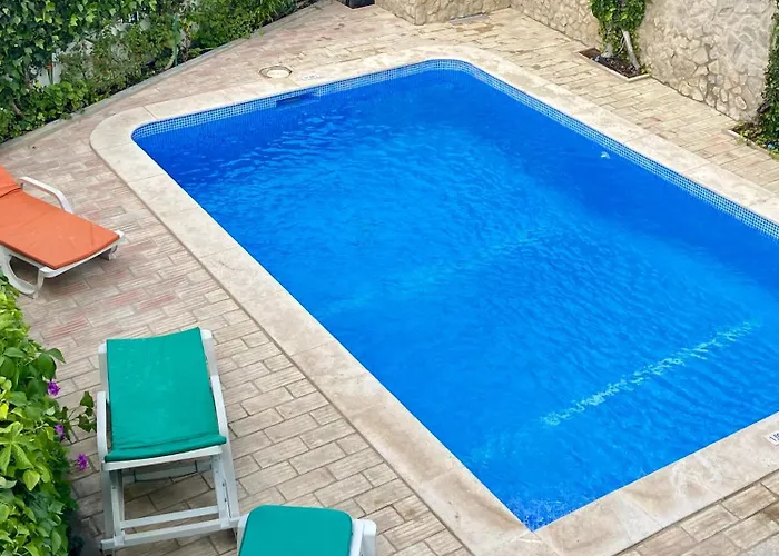 Vivenda Silvestre Family House *