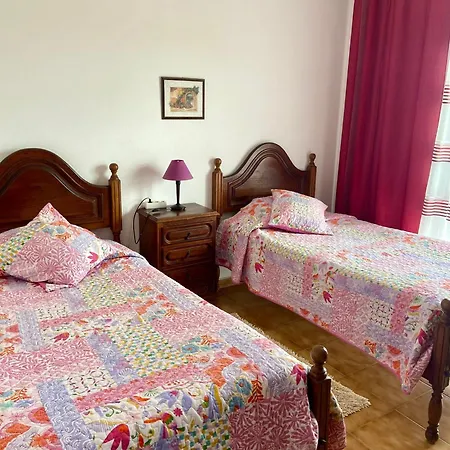 Vivenda Silvestre Family House אלבופיירה