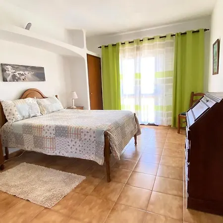 Vivenda Silvestre Family House וילה אלבופיירה