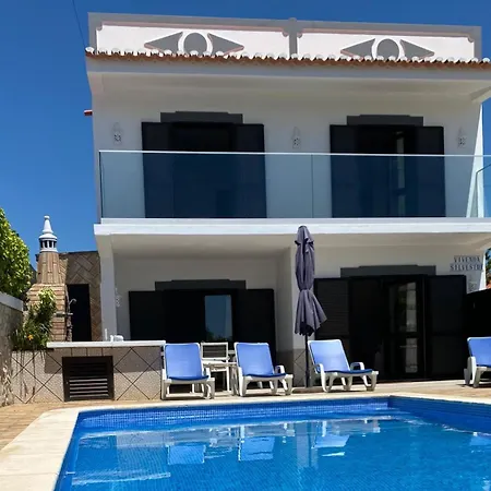 Vivenda Silvestre Family House וילה אלבופיירה