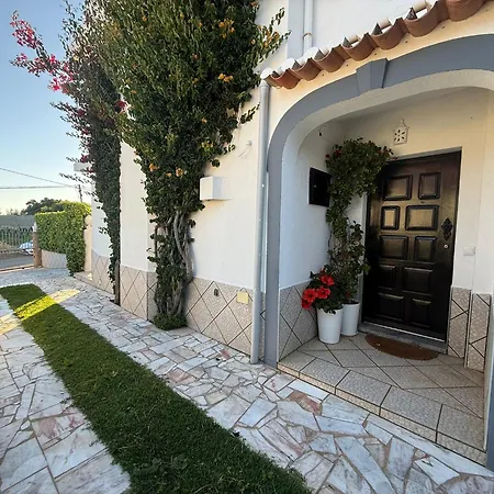 Vivenda Silvestre Family House